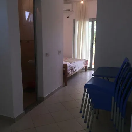 Atdheu Hotel Velipoje